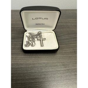Lotus Mens Stainless Steel Cross Pendant Necklace Silver Tone Curb Chain Boxed